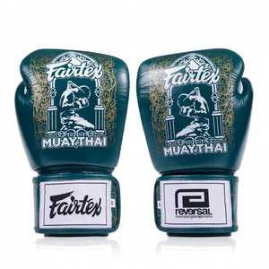 Gants de boxe en cuir Fairtex personnalisables, très demandés, avec fermeture auto-agrippante et sangles réglables pour le kick-boxing et les arts martiaux - Product Image 1