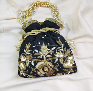 ผ้าแฮนด์เมด งานปักทอง กระเป๋า Potli สําหรับผู้หญิงและเด็กผู้หญิง กระเป๋าแต่งงานมือ potli ราคาถูก โดย LUXURY CRAFTS - Product Image 4