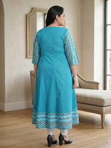 Teal Zig Zag Geometric Print Anarkali <b>Kurti</b> In Cotton Fabric For Plus Size Women's Round Neck Three Quarter Sleeves - Product Image 4