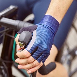 Gants de cyclisme style sport OEM en tissu Spandex véritable, respirants et rembourrés, équipement de vélo en gros - Product Image 5