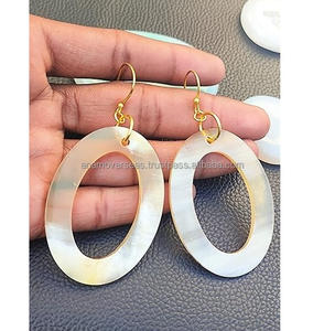 Boucles d'oreilles pendantes en corne de buffle polie pour femmes, fournisseur de bijoux durables - Product Image 3