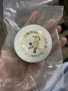 Pelota de Cricket Cosida Blanca 156g con Núcleo de Corcho y Costuras Verdes, Equipo Deportivo para Entrenamiento y Partido, Calidad de Partido, Proveedor de LOGO Personalizado 2026 - Product Image 4