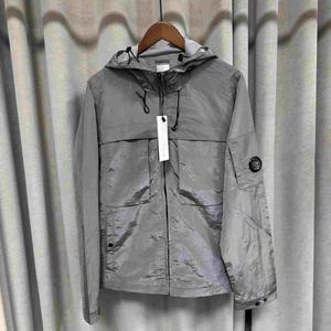 2026 New Style Men's and Women's Functional Windbreaker Jacket Casual Loose Fit Outdoor Windbreaker Streetwear Jackets for Men's - Product Image 3