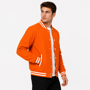 Vêtements d'extérieur Varsity au style classique et au confort agréable, offrant une chaleur pratique pour un usage quotidien et saisonnier à la mode. - Product Image 2