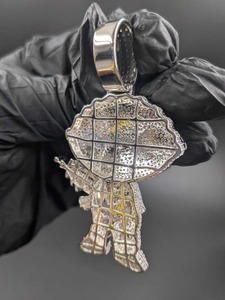 Colgante Unisex de Plata 925 con Diamantes, Diseño Moderno, Joyería Elegante y de Lujo, Accesorio de Moda, Regalo para Mujeres y Hombres, en Oferta - Product Image 4