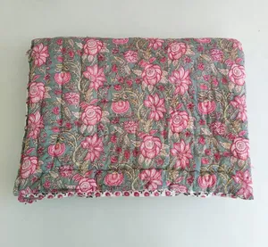 Edredón Queen de Algodón 100% Suave con Estampado Floral Hecho a Mano, Manta de Invierno Cálida y Transpirable Jaipuri Razai, Razai Tradicional Indio - Product Image 2