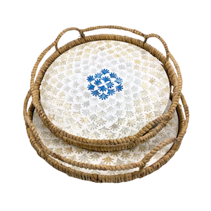 Élégant plateau de service rond en MDF fait main avec incrustation de Capiz bleu blanc motif feuille jacinthe d'eau tissage plateau décoratif - Product Image 6