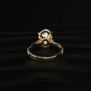 Bague en diamant ovale 1 carat avec bande pavée torsadée et halo caché, diamant sans défaut, clarté VVS-VS, bague de joaillerie festive pour femme - Product Image 4