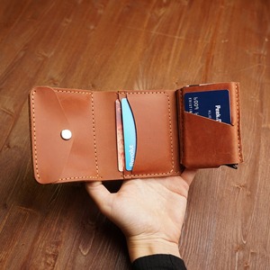 Cartera Triple de Cuero Genuino Hecha a Mano para Hombre, con Logotipo Personalizado, Tarjetero de Cuero Vacuno, Billetera Compacta para Hombre LTW-0203 - Product Image 4
