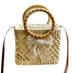 กระเป๋าผักตบชวาถักมือ – เป็นมิตรกับสิ่งแวดล้อม น้ำหนักเบา และมีสไตล์ - Product Image 1