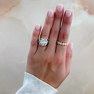 Anillo de Compromiso Personalizado con Diamante Ovalado de 2 Quilates Cultivado en Laboratorio, Oro Sólido de 14K/18K, Banda de 7 Piedras Graduadas, Precio de Fábrica al por Mayor B2B - Product Image 6