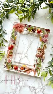Contemporary Resin Photo <b>Frame</b> with Modern Artistic Style for Family and Wedding <b>Pictures</b> - Product Image 2