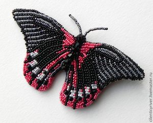 Broche brodée à la main avec des perles scintillantes, des perles et des cristaux - Product Image 3