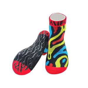 Chaussettes de sport antidérapantes personnalisées de haute qualité pour le football, chaussettes de football antidérapantes, chaussettes de football pour jeunes en coton 100% écologique pour l'automne - Product Image 1