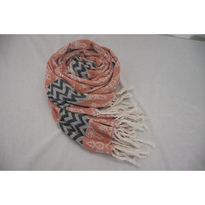 Nueva Colección Izzu International, Chal de Jacquard de Algodón para Mujer, Longitud Media, Diseño Floral de Alta Calidad, Secado Rápido y Duradero - Product Image 4