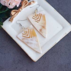 Pendientes Colgantes de Diseño Exclusivo TIMELESS CRAFT para Mujer, de Cuerno de Búfalo Natural, Estilo Clásico Pulido, Tacto Real, para Fiestas y Eventos - Product Image 6