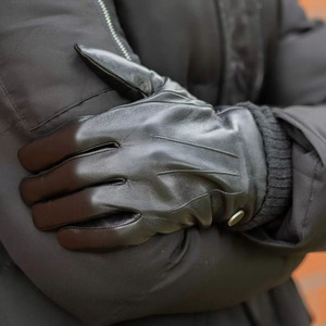 Gants de dressage en cuir véritable respirants et compatibles avec les écrans tactiles, de qualité supérieure, écologiques, fabriqués au Pakistan par IGNITEFIT WEAR - Product Image 6