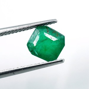 Esmeralda Zambiana de 1.40ct, Corte Redondo Facetado, Piedra Verde HAYAAT GEMS HG-201 para Joyería - Product Image 5