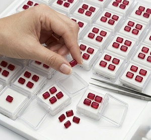 Pierre précieuse de laboratoire de couleur rubis rouge, taille émeraude, pour la fabrication de bijoux - Product Image 2