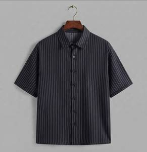 Chemise à manches courtes rayée noire pour garçons, respirante, avec boutons, impression personnalisée du numéro au dos, style streetwear décontracté, chemise tendance pour l'été - Product Image 2