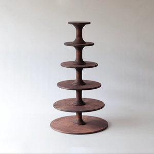 Support à gâteau réglable en bois, écologique et fait main, pour boulangeries et événements - Product Image 1