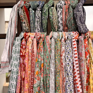 Paréo de plage personnalisé en coton, vente en gros, couverture de plage exclusive, magnifique paréo blanc à imprimé floral en coton pour femmes - Product Image 1