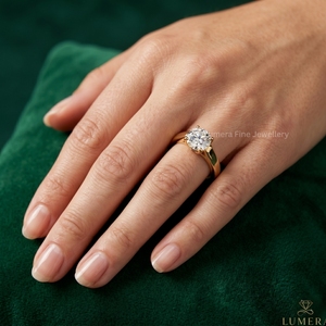 Anillo de Compromiso Solitario de Diamante Cultivado en Laboratorio con Corte Brillante, Chapado en Oro Amarillo de 18K, para Mujer, Estilo Clásico de Lujo, Marca Lumera - Product Image 6