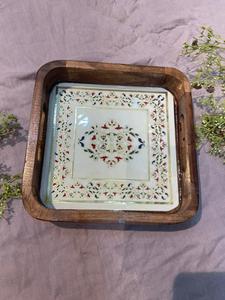Bandeja Decorativa Cuadrada de Madera con Diseño Tradicional de Camello y Asa para Decoración del Hogar - Product Image 3