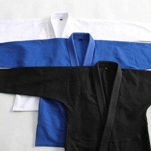 Traje de karate y BJJ personalizado para hombres, con su propio logo en la chaqueta de tejido perlado y pantalones ripstop, fabricante y proveedor. - Product Image 3