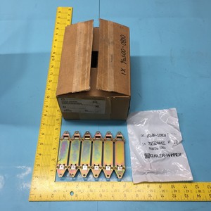 AMAT 0680-00596 QUICKLAG BREAKER BASE MOUNTING - Equipo y piezas de semiconductores de confianza de la marca global Legacy - Product Image 1