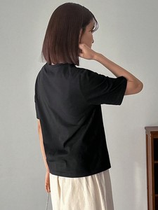เสื้อยืดคอกลมแขนสั้นสีดำผ้าฝ้าย 100% แบบเซ็กซี่โชว์ไหล่ ตัดเย็บพิเศษ สกรีนโลโก้ได้ เสื้อยืดลำลองสำหรับฤดูร้อน เสื้อผู้หญิง - Product Image 3