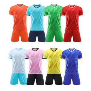 Maillot de football personnalisé de haute qualité en polyester sublimé à 100 %, multicolore, unisexe, uniforme d'entraînement court, respirant et à séchage rapide - Product Image 1