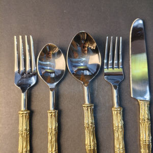 Juego de cubiertos de 5 piezas con mango de latón estilo bambú dorado, tenedor para cena, tenedor para ensalada, cuchara para sopa, cuchara para té y cuchillo para cena. - Product Image 3
