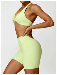 Ensemble de yoga sans couture pour femme : brassière rose à dos croisé et short taille haute, maintien élevé, couleur unie, logo frontal - Product Image 5