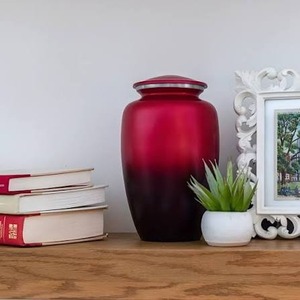 Urna Funeraria Clásica con Paisaje de Atardecer para Cenizas de Adultos, Excelente Calidad, Diseño Decorativo de Mariposas y Campo de Flores - Product Image 6