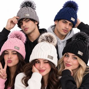 Bonnet d'hiver unisexe en tricot torsadé avec pompon, logo métallique personnalisé, revers côtelé, casquette tendance, vente en gros, fournisseur B2B USA - Product Image 3