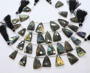 Cuentas facetadas de labradorita AAA en forma de triángulo de 16-18 mm, cuentas de piedras preciosas en forma de trillón de 7 pulgadas, cuentas de labradorita brillantes para joyería - Product Image 1