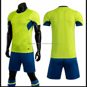 Uniforme de Fútbol Personalizado de Alta Calidad con Impresión por Transferencia de Calor, 100% Poliéster, Cuello Redondo, Manga Corta, Transpirable y Ligero - Product Image 2