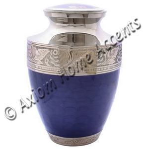 Urne funéraire en laiton fabriquée à la main avec des détails exquis et une finition intemporelle pour chérir les souvenirs par Axiom Home Accents - Product Image 1