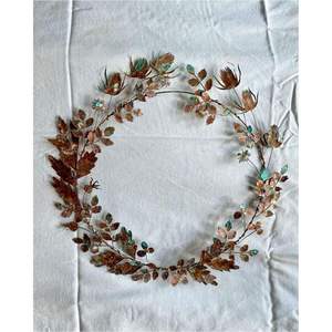 Guirnalda de metal de cobre envejecido con diseño de carduelo, decoración floral verdigris para colgar en la pared, arte de pared para entrada de otoño y Navidad - Product Image 1