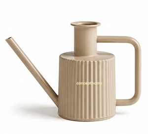 Regadera de Metal Acanalado Concepthome, Color Beige, Diseño Duradero para Jardinería - Product Image 1