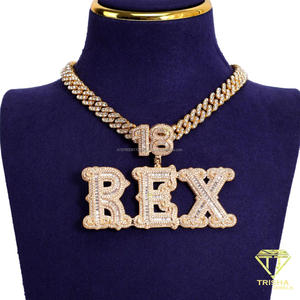 Collar con Letras Personalizadas REX de Diamante Moissanite con Cadena Cubana Brillante y Colgante de Letras con Tipografía Audaz, Estilo Urbano de Lujo - Product Image 5