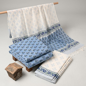 Conjunto de Pijama Kurti Sarong de Algodón con Estampado Floral Blanco y Azul |   Ropa de Playa para Mujer de Alta Calidad con Estampado Artesanal |   Ropa Casual Étnica para Estar en Casa - Product Image 4