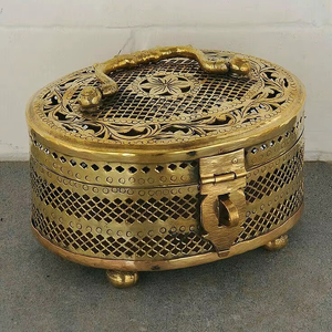 Classic Brass Mouth Freshener <b>Box</b> <b>With</b> <b>Decorative</b> Engraving And Functional <b>Lid</b> For Cultural Serving Use - Product Image 1