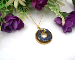 Colgante de Serpiente de Labradorita Tallada de Estilo Bohemio Chapado en Oro de 18K con Piedra Natural para Mujer - Product Image 3