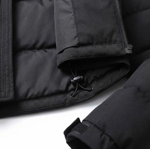 Blouson matelassé noir avec cordon de serrage à la base et poignets à scratch, en tissu nylon et polyester, vêtement d'extérieur d'hiver, fabrication sur mesure OEM ODM - Product Image 4