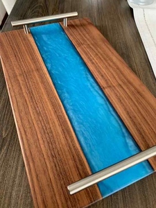 Bandeja de Servir de Madera y Resina Epoxi Hecha a Mano de Lujo, Bandeja Decorativa Premium para Servir Alimentos en el Hogar o Restaurante con Logotipo Personalizado - Product Image 5