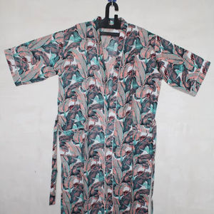 Bata Kimono de Algodón Suave con Estampado de Bloques y Dibujos Animados Naaz para Mujer, Camisón de Verano Hecho a Mano ODM con Cuello en V, Cintura Elástica y Largo hasta la Rodilla - Product Image 1