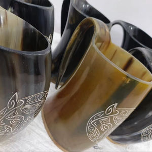 Taza de Cuerno Pulido Portátil de Estilo Animal Tradicional, Material Orgánico, de la India - Tamaños Cortos/Largos, Todos los Tamaños Disponibles - Product Image 1