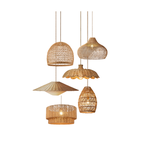 Lampe de plafond en rotin naturel du Vietnam, fabriquée à la main pour un éclairage décoratif dans les salons, les salles à manger, les hôtels, les restaurants et les cafés - Product Image 4